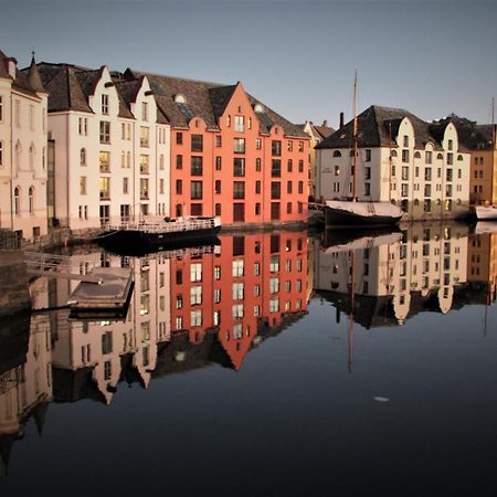 A Cheaper Option To Hotel Alesund Ngoại thất bức ảnh