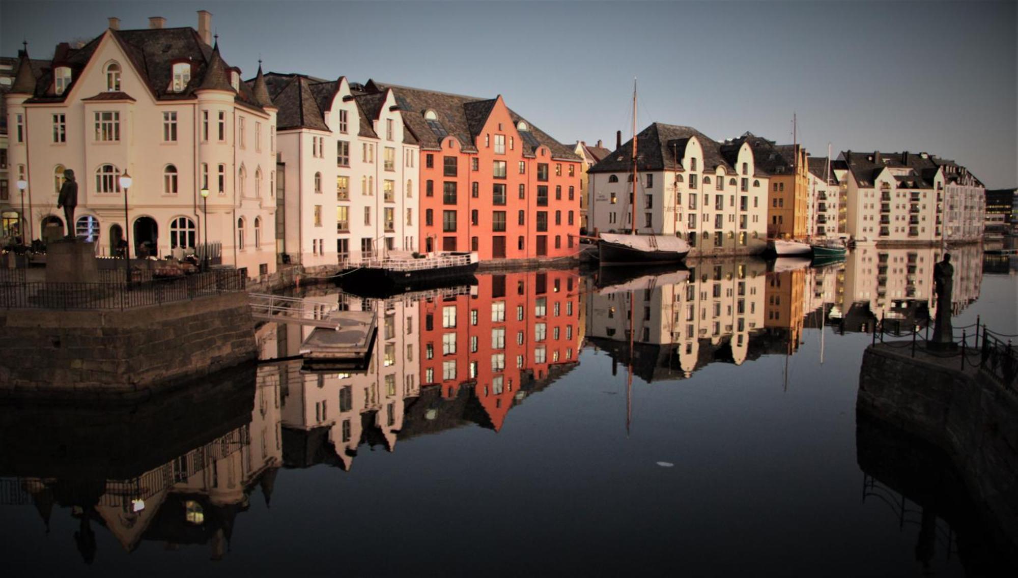 A Cheaper Option To Hotel Alesund Ngoại thất bức ảnh